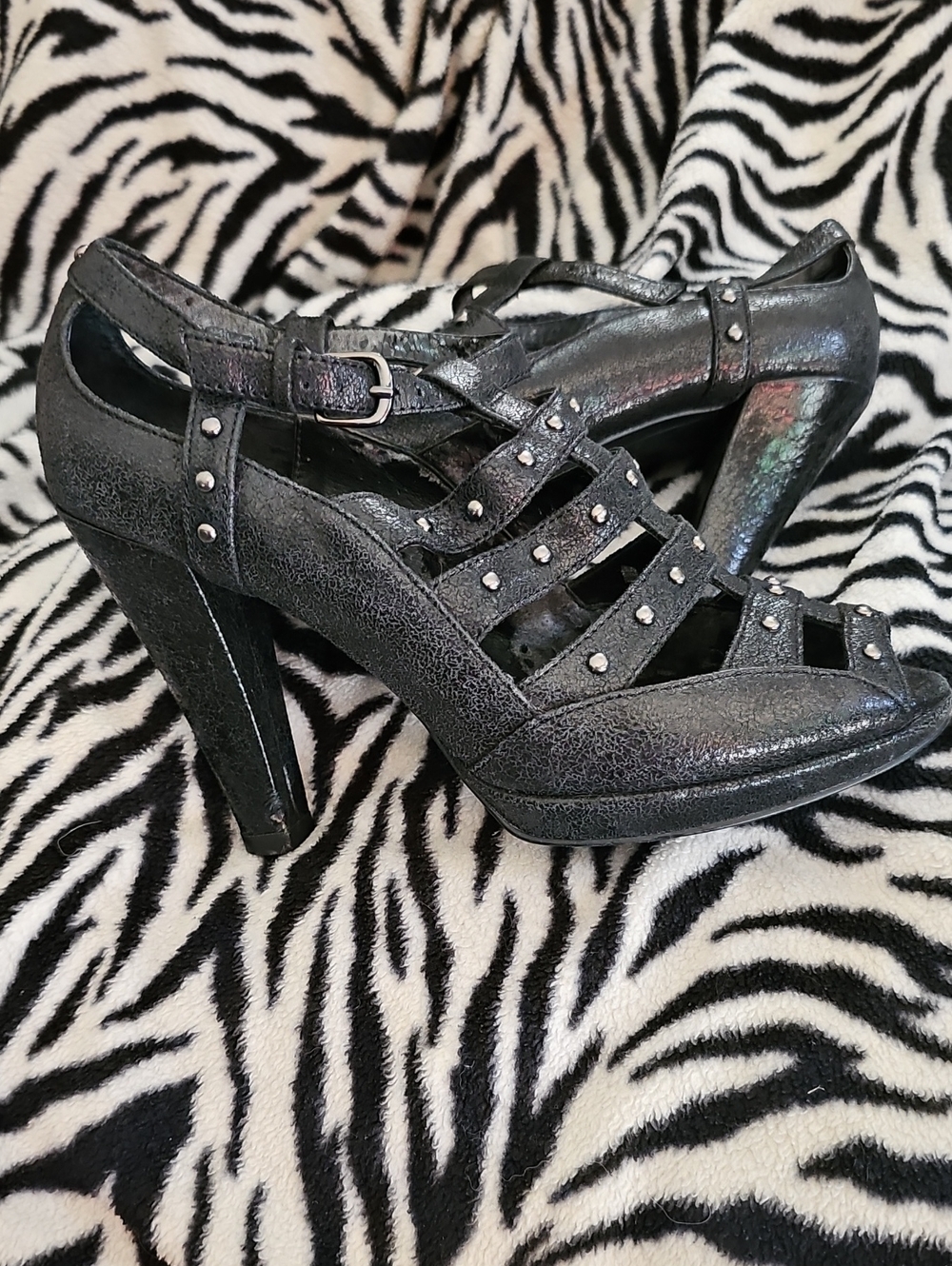 Isola Black Studded Shoes S 6.5